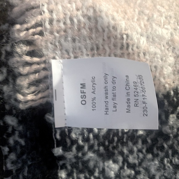 2 Large Scarves. Navy, Black, Cream. Pink Brown Cream.  See pictures for details - Picture 9 of 9